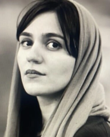 مونا احمدی