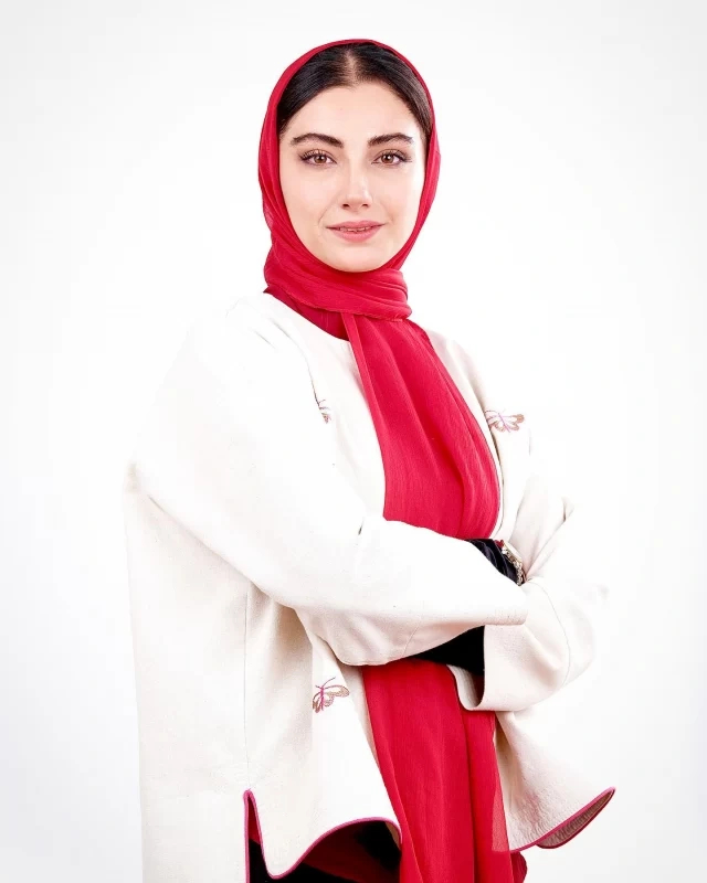 محیا دهقانی