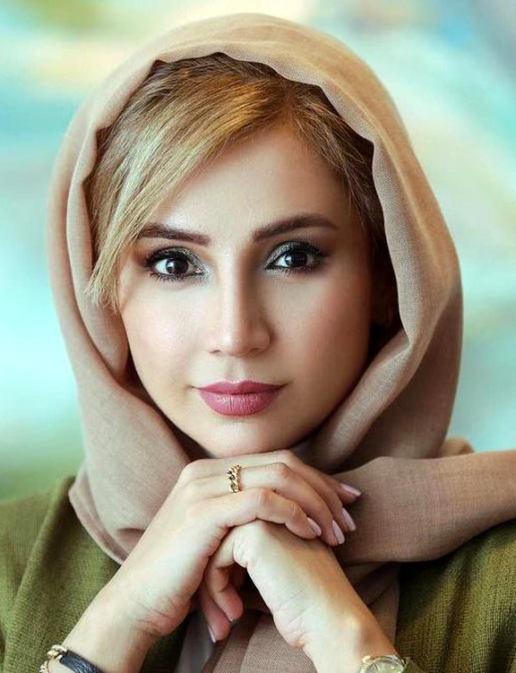 شبنم قلی‌خانی