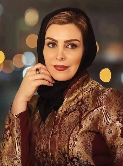 ماه‌چهره خلیلی