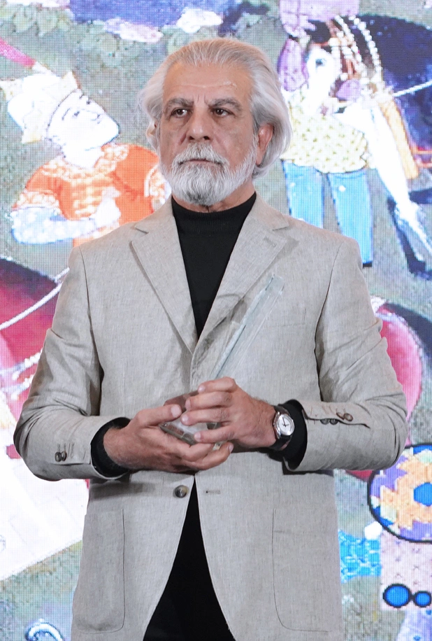 منوچهر شاهسواری