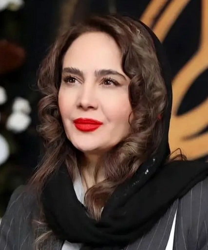 نگین صدق گویا