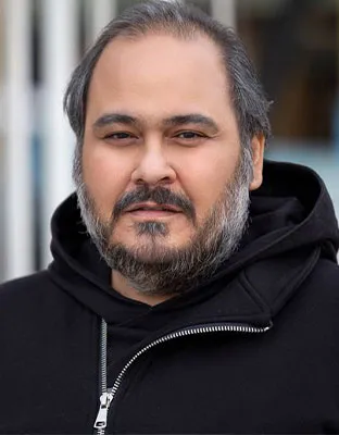 رضا داوودنژاد