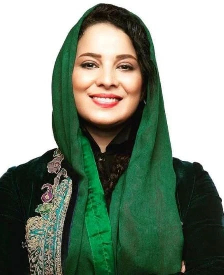 روشنک عجمیان
